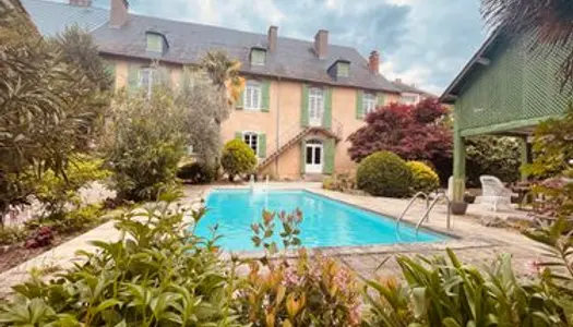Maison Vente Tournay 12p 450m² 595000€