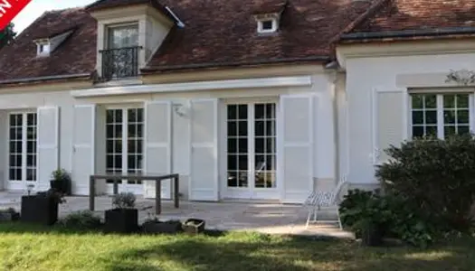 Villa sur un terrain de 5.700 m² 