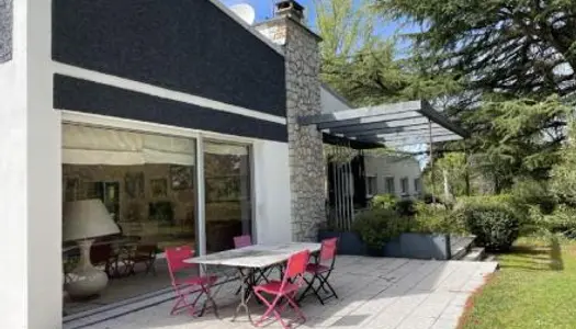 Maison 8 pièces 286 m²