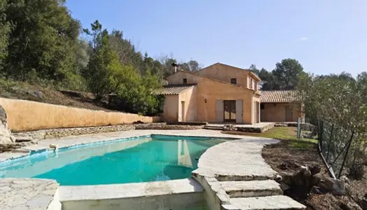 Maison provençale - 168 m² - 6 pièces - Calme absolu