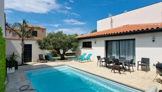 Superbe maison moderne toute équipée piscine chauffée 