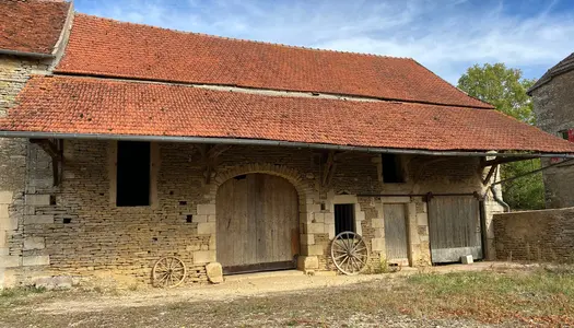 Dpt Côte d'Or (21), à vendre FAIN LES MOUTIERS, Ancien corps de Ferme - 4 chambres - 3 granges - 