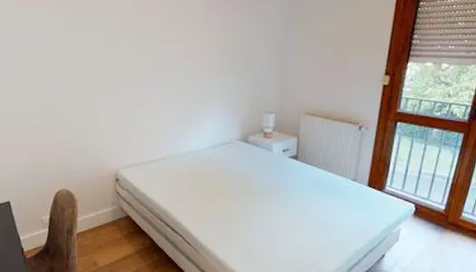 Chambre en colocation dans appartement lumineux avec balcon 