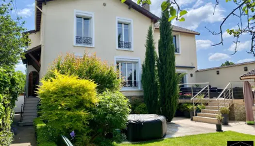 Maison 8 pièces 200 m² 