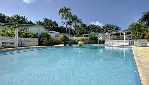 Bungalow T2 dans une résidence avec piscine 
