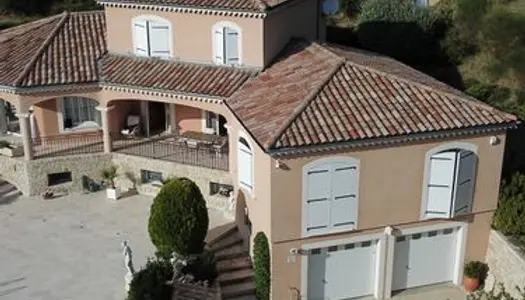 Maison Provençale de 166 m² avec piscine
