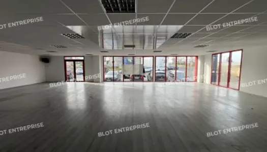 Local commercial 395 m²