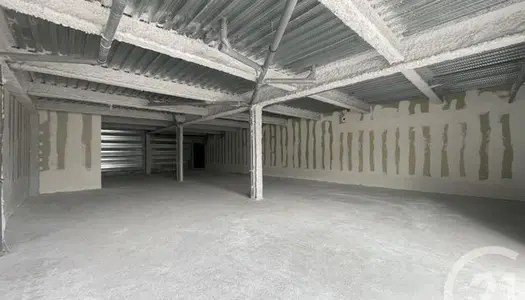 Local commercial 172 m² 