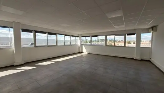 Bureaux 443 m² 