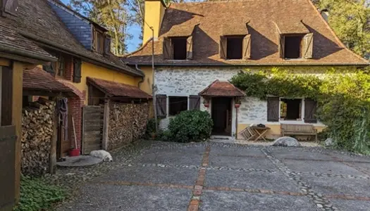 Dpt Pyrénées Atlantiques (64), à vendre maison P8 de 198 m² - Terrain de 6500