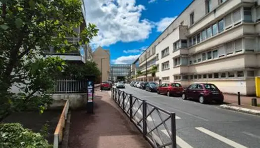 Location parking centre Antony RER B face l'hôpital privé 