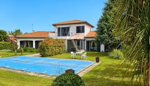 Villa 5 pièces 190 m² 