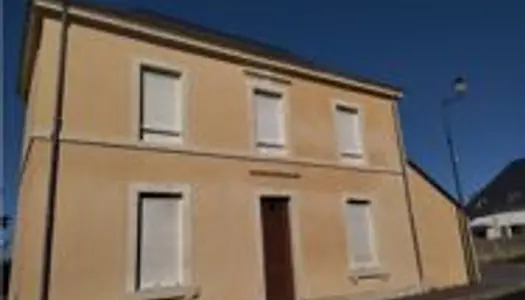 Maison de bourg à Louer libre au 1er Aout 