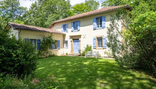 Propriété 7 pièces 180 m² 