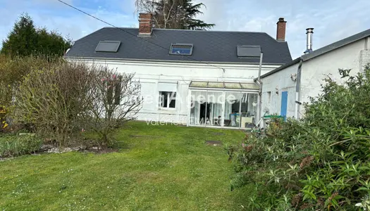 maison à rénover sur un terrain arboré de 1553m²