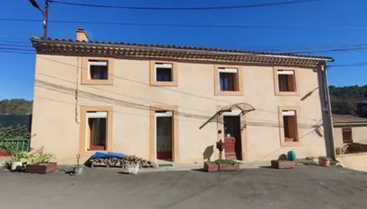 Grande maison en pierre rénovée de 5 chambres et 6 salles de bai