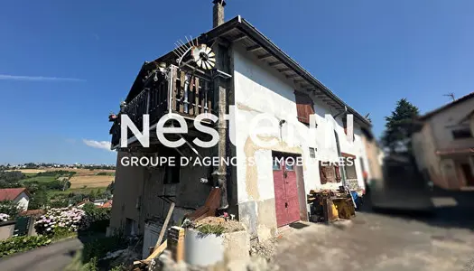 SAINT MARTIN LA PLAINE - Maison de ville a tres fort potentiel de 80m2, 2 chambres, sur sous sol 