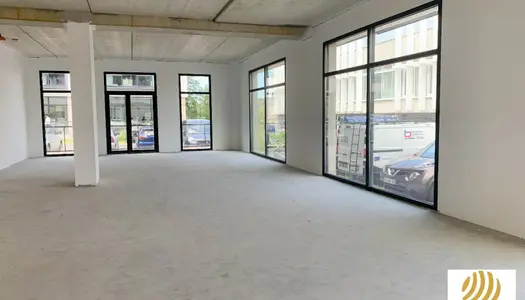 Bureaux 3 pièces 289 m² 