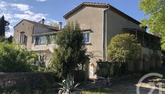 Maison 9 pièces 330 m² 