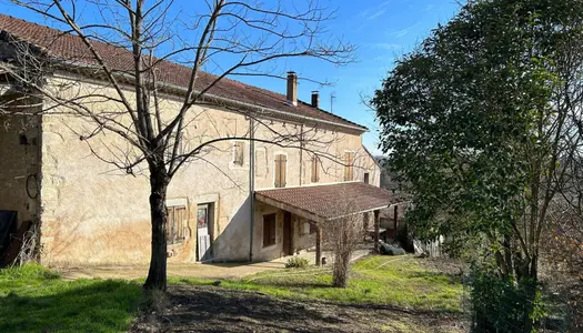 Lautrec corps de ferme avec dépendances et terres