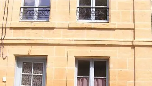 Maison de charme rénovée avec 2 chambres Rouvroy sur Audry, quartier Servion 