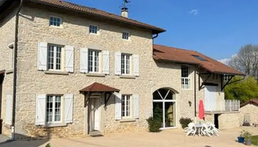 Maison en pierres, 240 m2