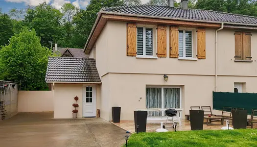 Charmante Maison Rénovée avec 2 Chambres et Terrasse 