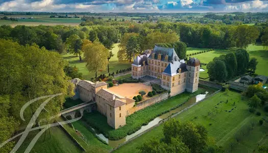 Château 30 pièces 1500 m²