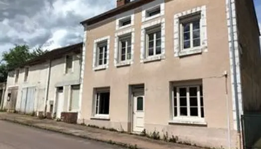 Coquette maison de bourg 