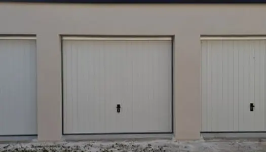 Garage 15m² dole centre 