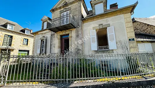 Maison bourgeoise a vendre de 1906 sur la commune de Vigeois 240 m2 - 4 chambres - Proche des commod