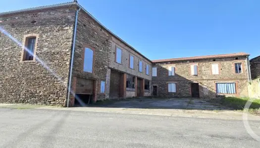 Maison 10 pièces 461 m²