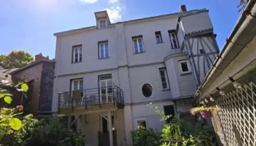 Maison 12 pièces 243 m² 