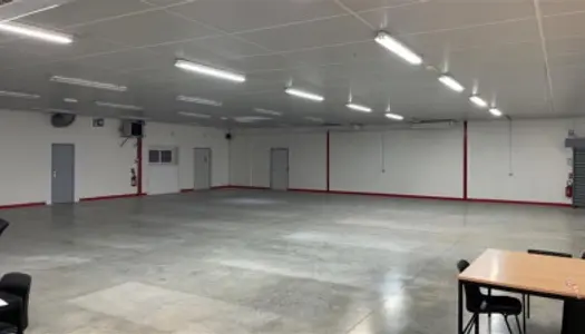 Local commercial 681 m² 