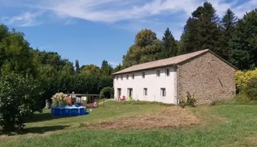 Grande maison avec grand terrain