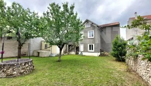 MEAUX CENTRE - MAISON INDIVIDUELLE divisée en 2 habitations de type F3 avec jardins ! 