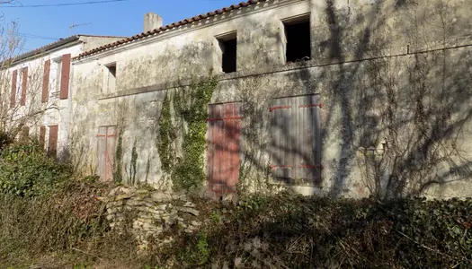 EXCLUSIVITE  Maison de village à restaurer entièrement 150 m² 