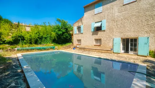 Vente Villa 168 m² à Peypin d Aigues 395 000 €