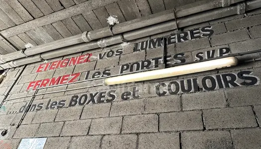 Dpt Paris (75), à vendre PARIS 10EME ARRONDISSEMENT Garage (Stationnement) 2 2