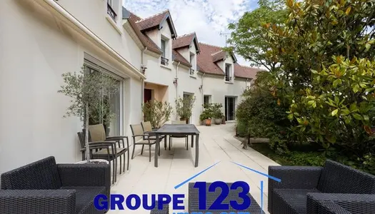 Maison 7 pièces 286 m² 