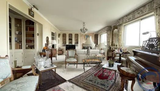 Magnifique appartement type 6 à vendre à Saumur avec vue sur le château 