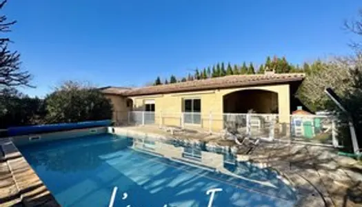 VILLA T5 AVEC GARAGE PISCINE ET JARDIN