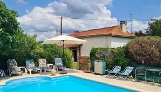 Dordogne maison a vendre avec piscine. Prix en baisse