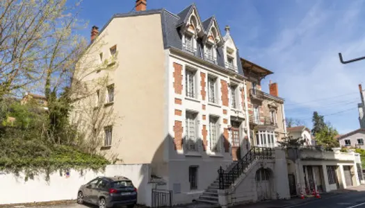 Maison 8 pièces 250 m² 