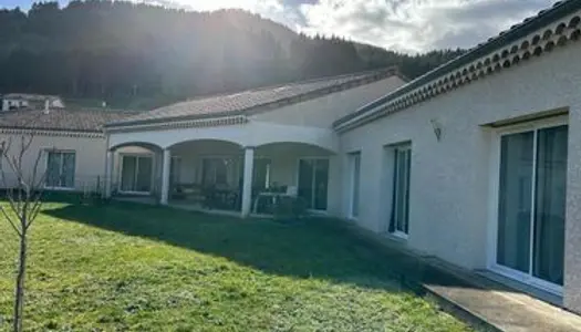 Villa de plain-pied 8 pièces 240 m²