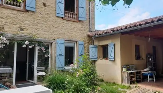 Maison avec cachet - centre de Mirande - Havre de verdure 