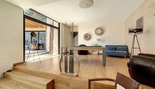 Propriété 7 pièces 233 m²