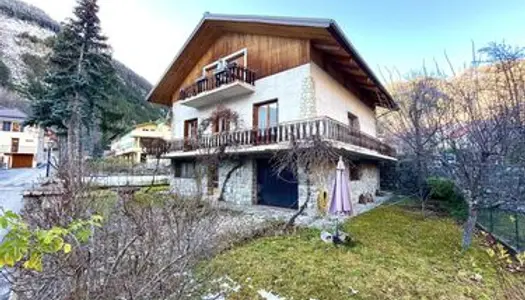 Chalet 7 pièces 300 m²