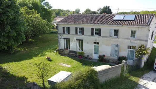 Maison de type charentaise à 10 minutes de SAINTES 