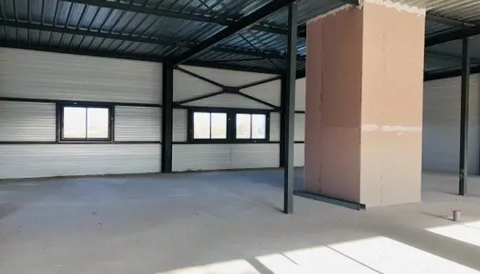 Location Bureau 211 m² à St Cyprien 2 110 € CC /mois